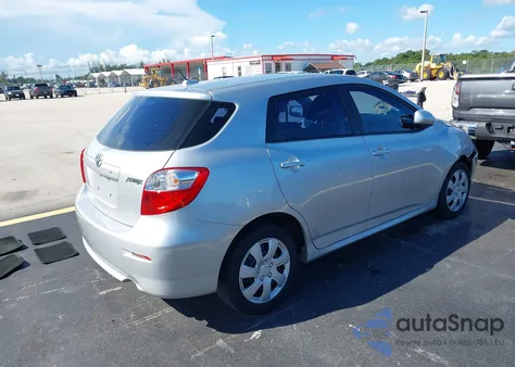 2009 Toyota Corolla Matrix z USA, uszkodzony, nr VIN 2T1KU40E29C165955